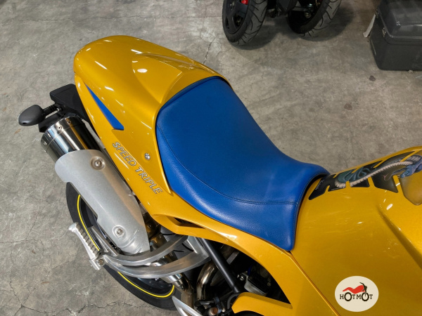 Мотоцикл TRIUMPH Speed Triple 2006, Жёлтый пробег 15690 | Мототека